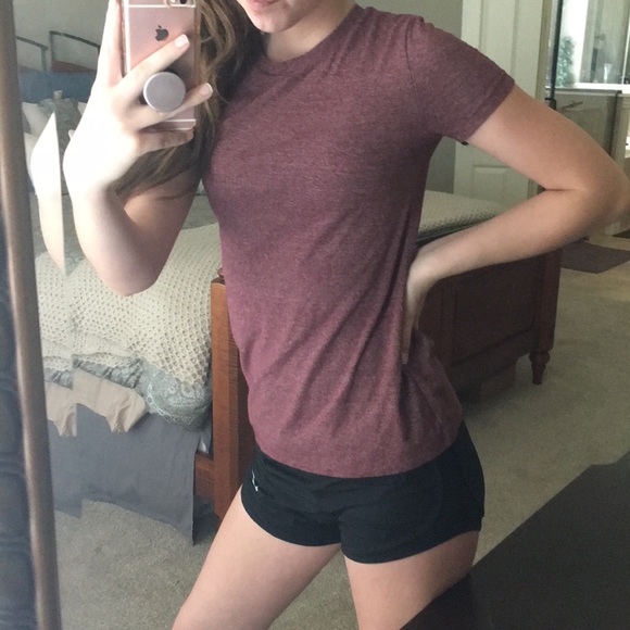 Maroon basic tee - Picture 4 of 4